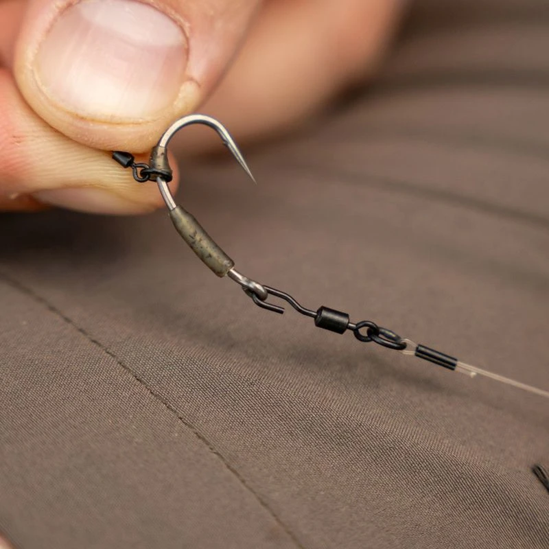 Avid Carp Outline Ronnie Swivels